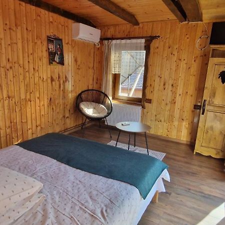 Casa Bunicii Hotel Costeşti Екстериор снимка