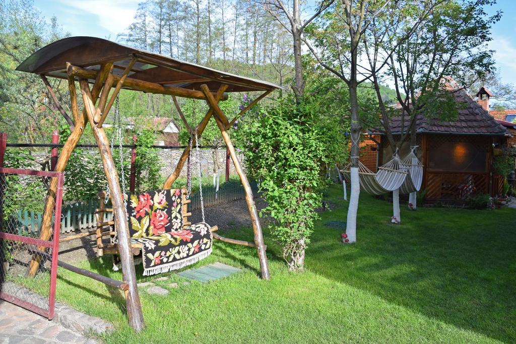 Casa Bunicii Hotel Costeşti Екстериор снимка