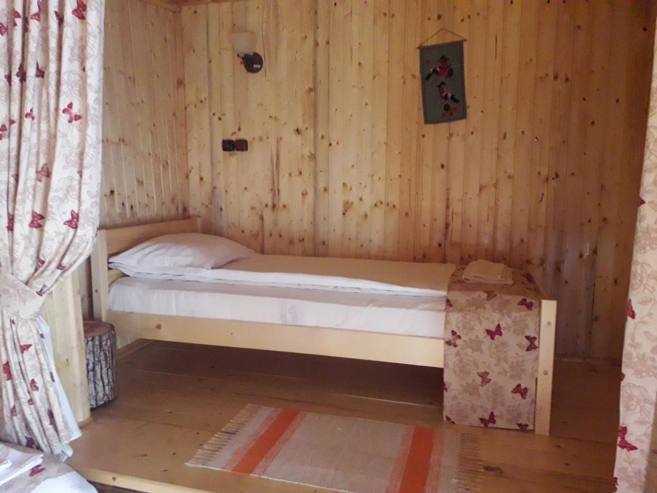 Casa Bunicii Hotel Costeşti Екстериор снимка