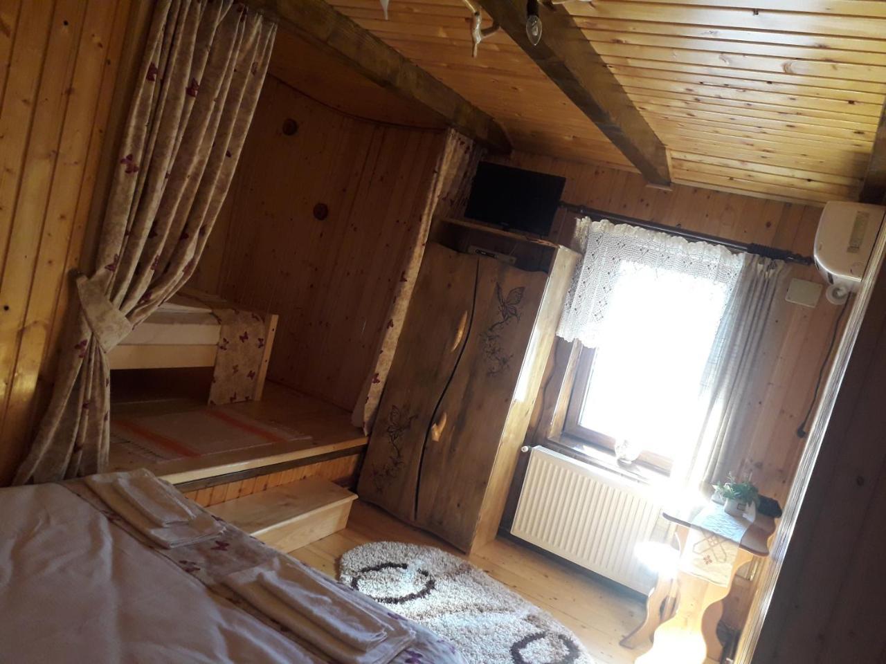 Casa Bunicii Hotel Costeşti Екстериор снимка